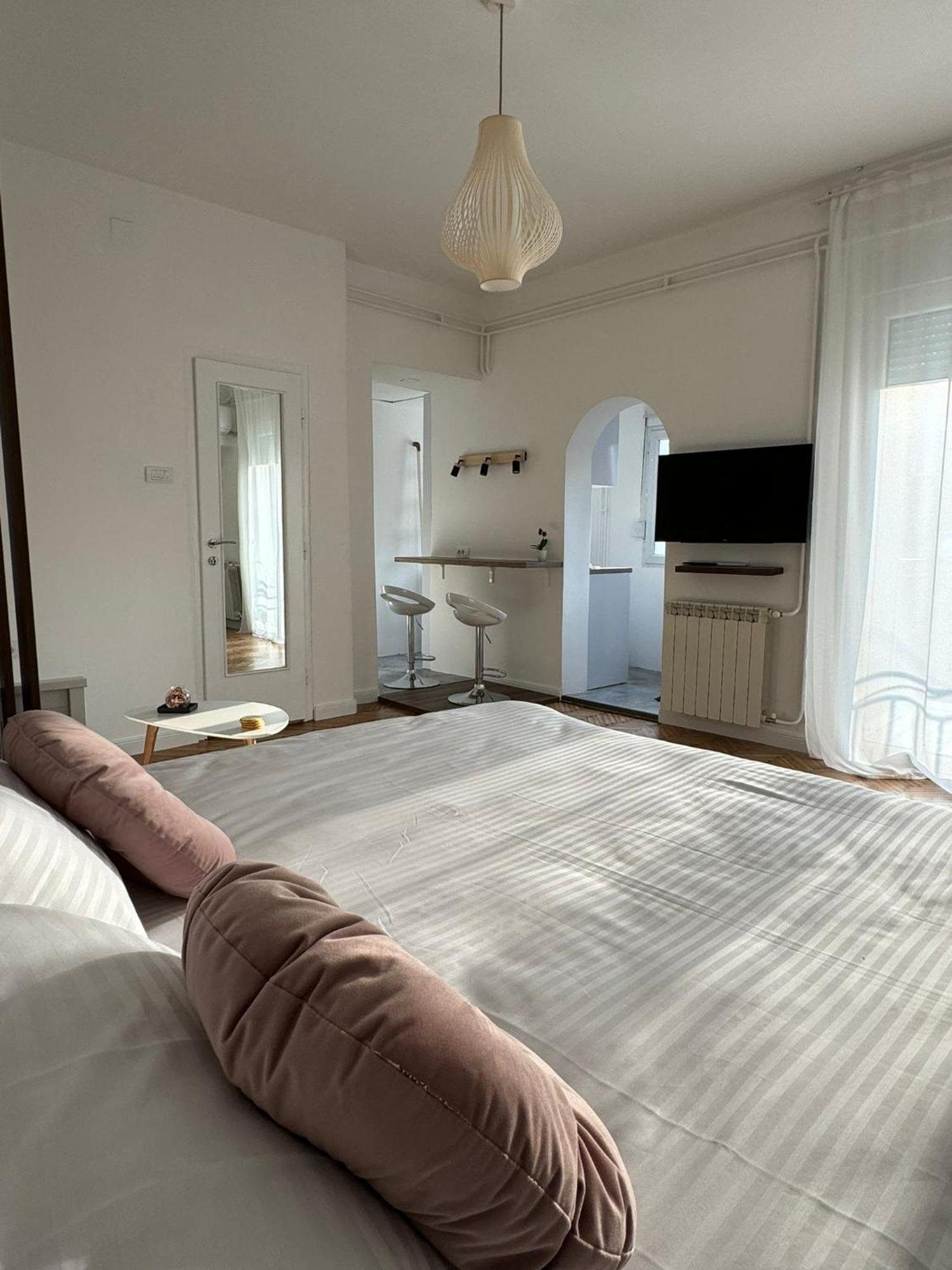 Balconia Sunny Apartment In Centre Of Belgrad Zewnętrze zdjęcie